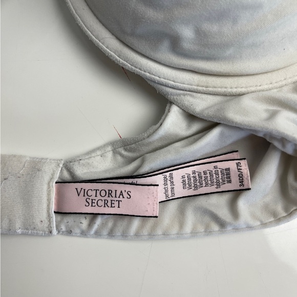 Victoria's Secret White Seamless Bra with Adjustable Straps - Picture 3 of 3